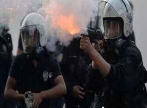 'Benim biber gazcı polisim kimseyi hedef almaz'