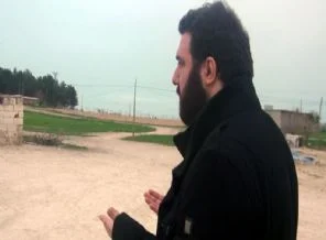 Dedesinin mezarına sınır ötesinden dua etti
