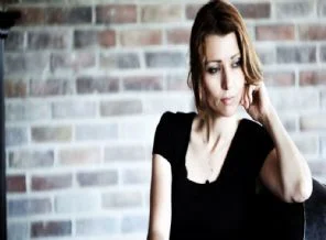 Elif Şafak'tan Türkiye'ye şok suçlama!