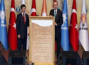 Erdoğan ve Davutoğlu arasını açan kişi ve gruplar kimler?