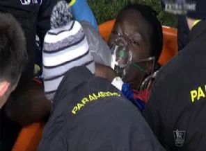 Gomis yere yığıldı