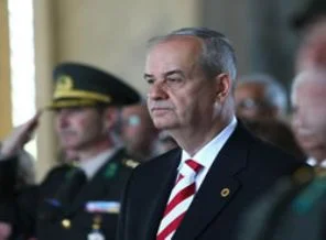 İlker Başbuğ: Eğer siyasi otorite bir şey söylüyorsa...