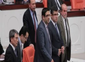 Meclis'te Mustafa Kemal'in askeri" tartışması