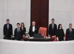 Milletvekili seçilme yaşı değişiyor!