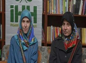 Rehin tutulan Çek kızları İHH kurtardı