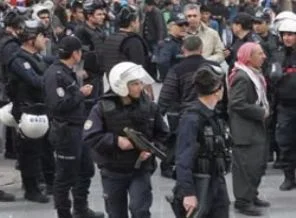 Siirt'te gerginlik: 7 polis yaralandı