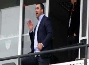 Ümit Özat istifa etti!