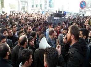 Van'da kalabalık eşini vuran kişiyi linç etmek istedi