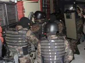 600 polisli operasyon: 25 gözaltı