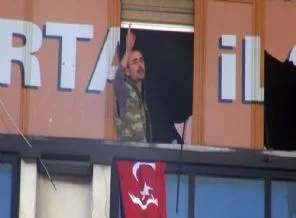 AK Parti Kartal İlçe Başkanlığı'na silahlı baskın