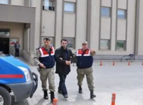 Babasını öldürdü ama cezaevinde yatmayacak!