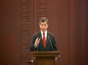 Başbakan Davutoğlu'ndan kritik Esed iddiası
