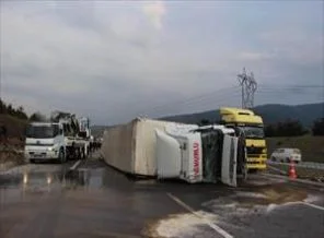 Bolu'da trafiği kitleyen kaza