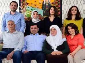 Demirtaş Diyarbakır'daki ailesini ziyaret etti