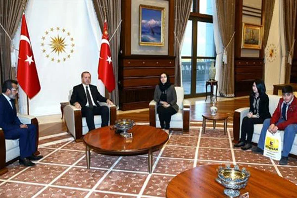 Erdoğan, Özgecan'ın ailesini kabul etti