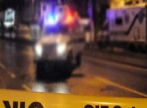 Fatih'de devriye polis aracına ateş açıldı