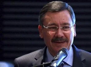 Gökçek: Rezil olmanızı milletçe alkışlıyoruz