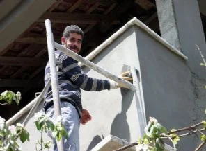 Gündüz işçi, akşam vekil adayı