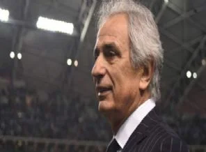 Halilhodzic, Japonya'da sokağa çıkamıyor