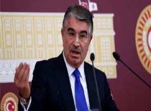 İdris Naim Şahin kurduğu partiden istifa etti