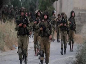 İsrail 8 Filistinliyi gözaltına aldı