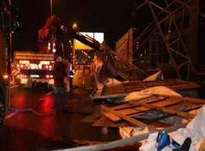 İstanbul'da fırtına korkuttu