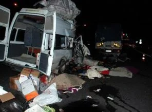 Katliam gibi kaza: 6 ölü 11 yaralı