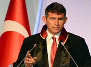 Metin Feyzioğlu avukatların aranmasını istemiyor