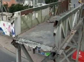 Metrobüs üst geçidi tamamen kaldırıldı