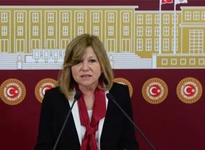 Nur Serter adaylıktan istifa etti