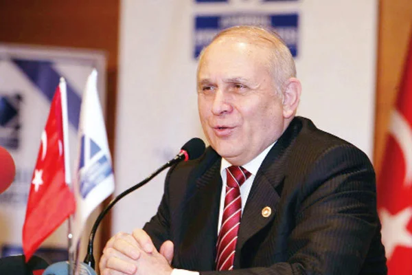 'Parlamenter sistem kokuşmuş bir model'