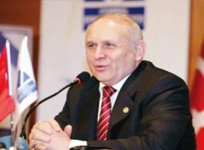 'Parlamenter sistem kokuşmuş bir model'