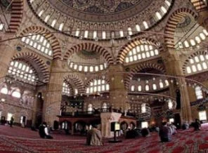 Selimiye Camisi'ne çorapsız girilemeyecek