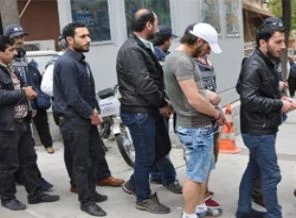 Suriyeli kaçak göçmen şebekesi çökertildi