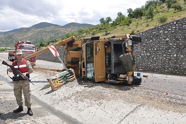 Adıyaman'da 2 askeri araç devrildi: 4 yaralı