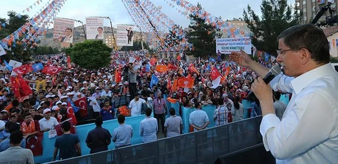 Ahmet Davutoğlu'ndan bir ilk!