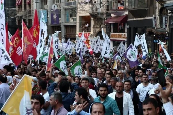 AK Parti'den HDP'ye geçtiler