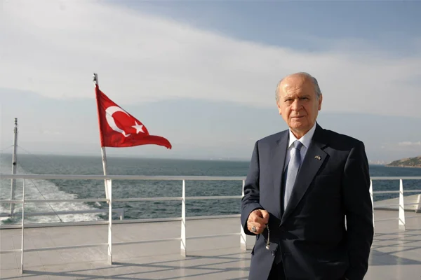 AK Parti ve CHP'lilere çağrı yaptı