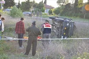 Askeri araç devrildi: 1 ölü, 3 yaralı
