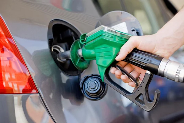 Benzine indirim