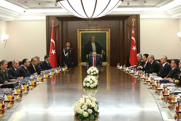 Birinci ve öncelikli tehdit "paralel yapı"