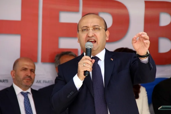 'Bunlar palavracı, üfürükçü siyasetçi'