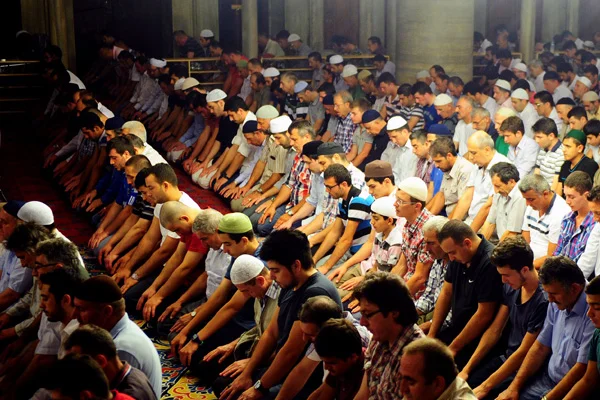 Camide Ak Parti karşıtı kampanya