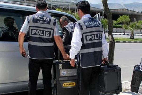 Cemaate yakın derneklere baskın