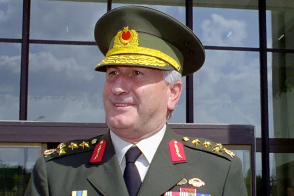 Çevik Bir hakkında takipsizlik