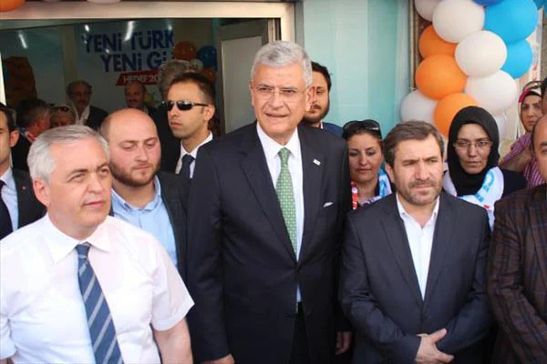 CHP'nin vaatleri: 'Yarısı yaptıklarımız, yarısı da yapamayacakları"