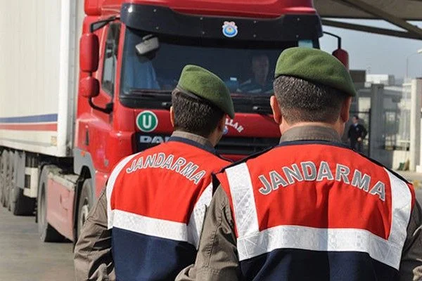 Cumhuriyet'ten manidar 'MİT TIR'ları' haberi
