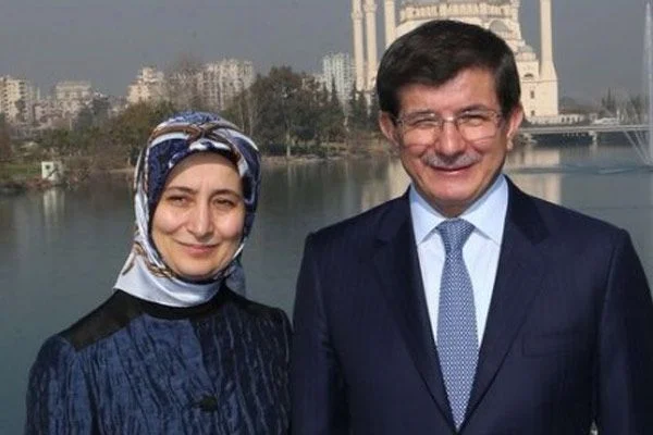 Davutoğlu'ndan Gül'ün ailesine sürpriz