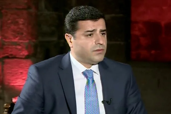 Demirtaş: Kızkardeşim başörtülü