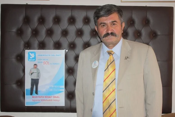 DSP'li adaydan rakı kadehli seçim afişi